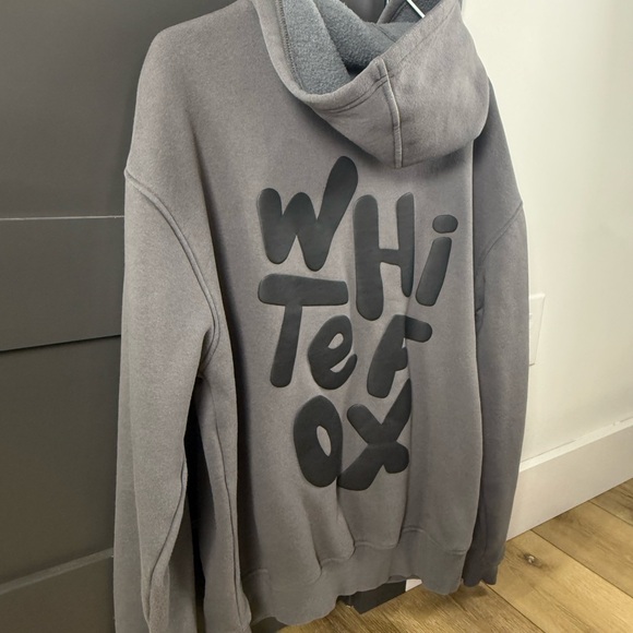 White Fox Women’s Dark Gray Hoodie Black Puff Lettering Size S/M - Picture 4 of 7